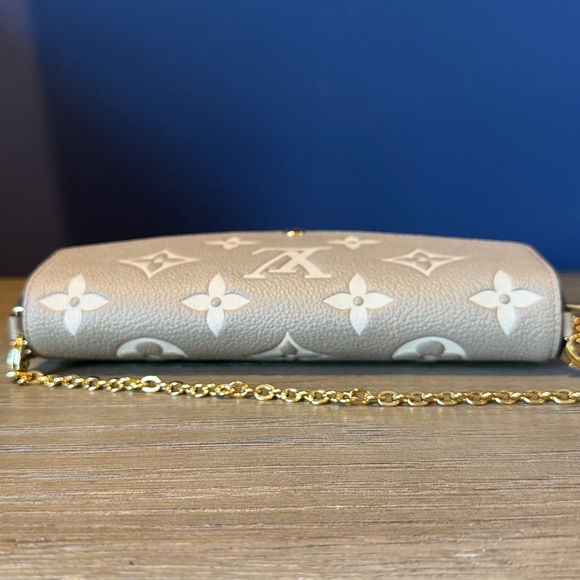 Louis Vuitton bicolor Empreinte pochette Felicie M69977. Brown bi color - Picture 5 of 11